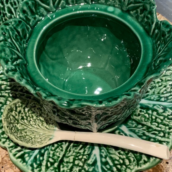 Small Vintage Cabbage shaped Tureen - Picture 4 of 16